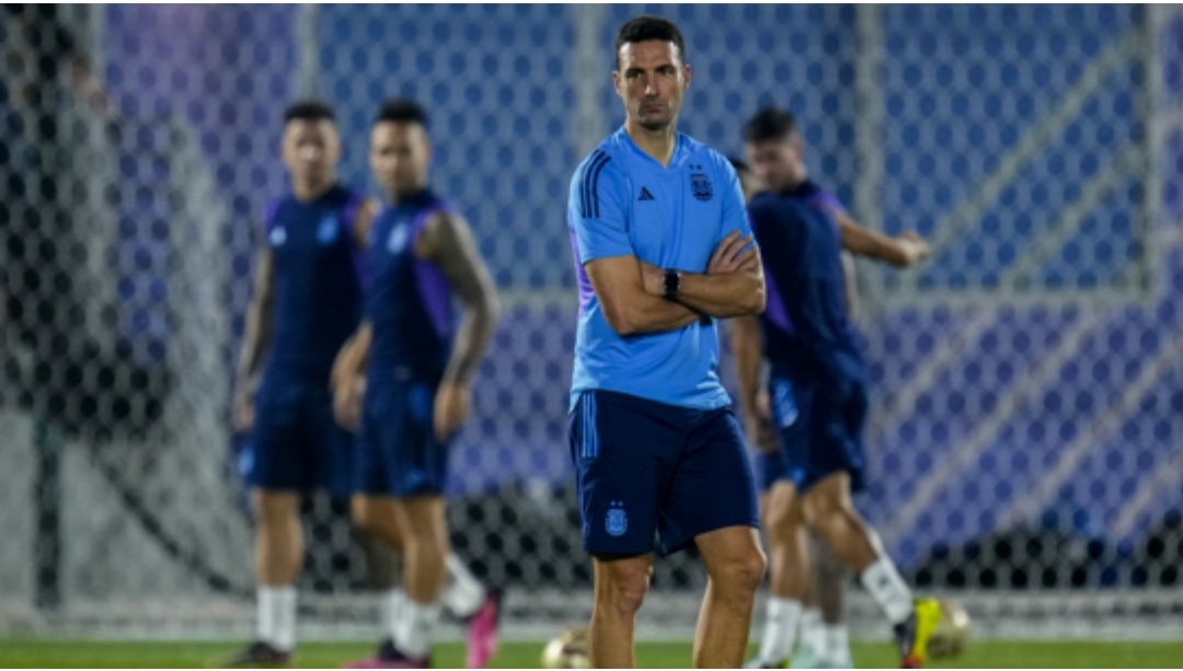 رئيس الاتحاد الأرجنتيني ينهي الجدل بشأن مصير مدرب المنتخب سكالوني