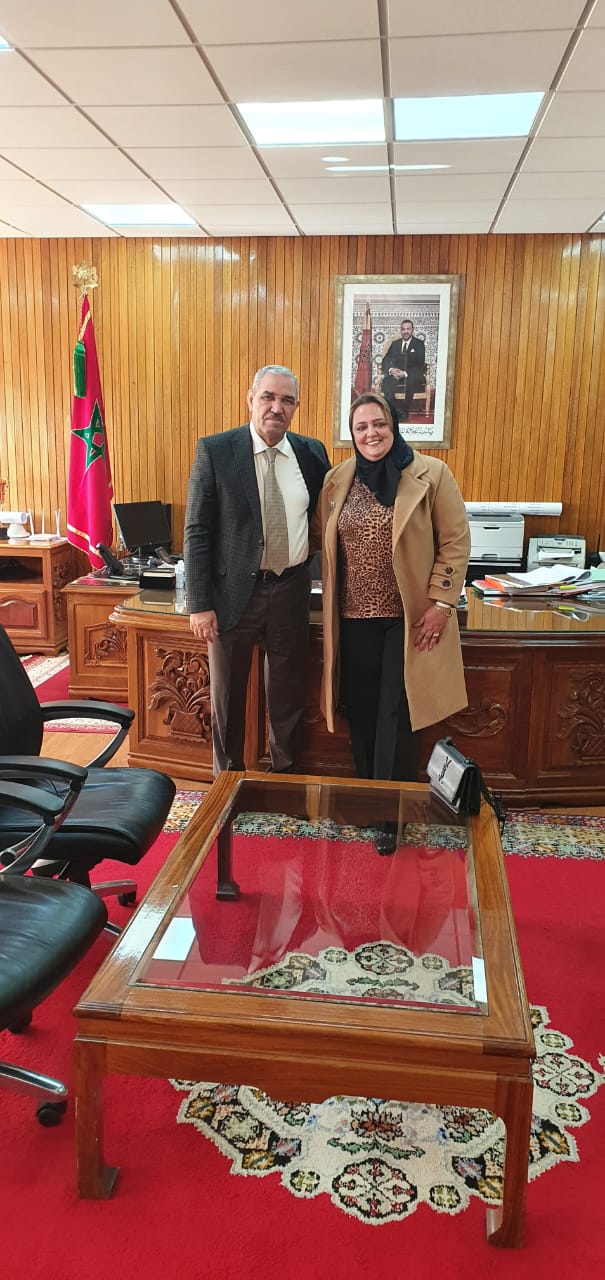 منظمة حقوقية…الأستاذة سومية توامي تعقد لقاءً تواصليا مع السيد المحترم محمد عطفاوي عامل صاحب الجلالـة على عمالة أزيلال.