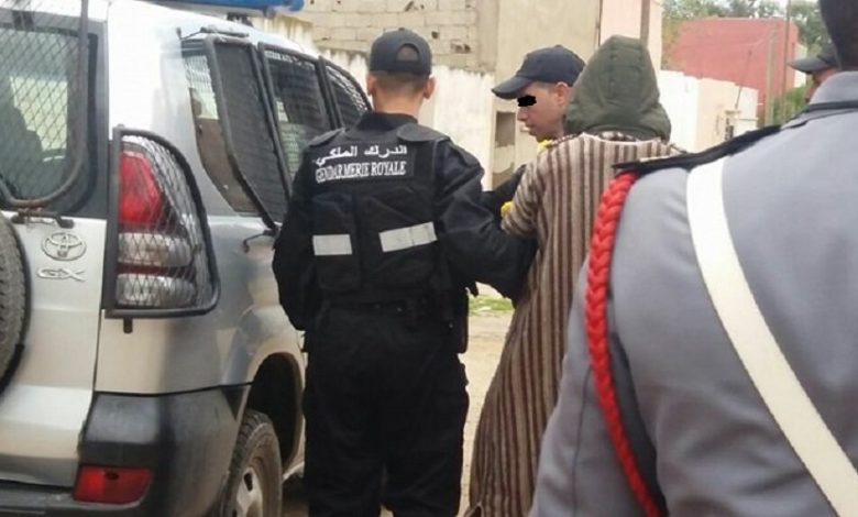 الدرك الملكي بسطات يوقف مجرماً  مبحوثاً عنه بتهم السرقة والاعتداء