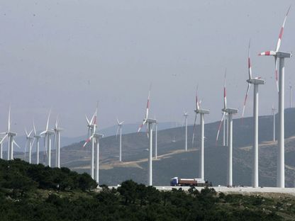 المغرب يستعد لجذب استثمارات ضخمة في قطاع الهيدروجين الأخضر بقيمة 300 مليار دولار