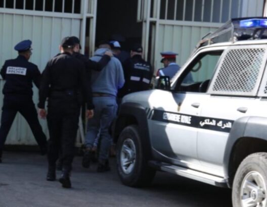 الدرك الملكي يداهم “فيلا الدعارة” بسيدي رحال  ويوقف 14 شخصًا بينهم قاصرتان!