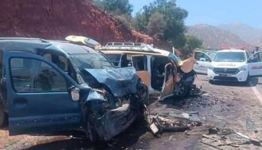 حادثة سير خطيرة بمنحدر أمسكروض تسفر عن وفاة وإصابة 8 أشخاص بجروح متفاوتة
