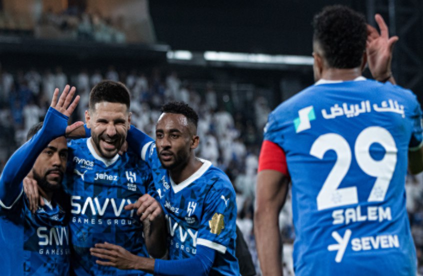 خسارة الخليج بثلاثية أمام الهلال تشعل المنافسة بين الاخير و الاتحاد بالدوري السعودي