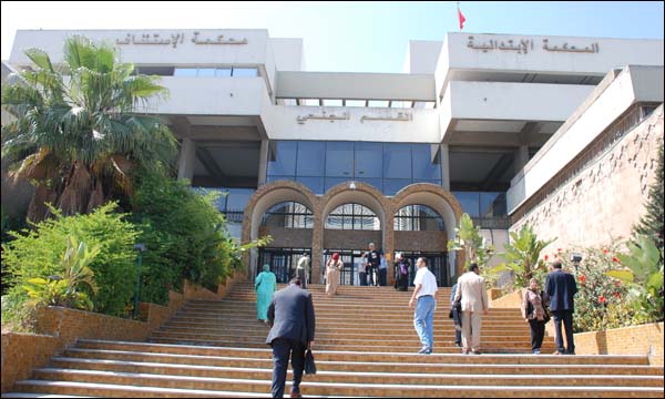 جنايات البيضاء تؤجل محاكمة بارون المخدرات “توربو” المتهم بقتل زوج الفنانة ريم فكري