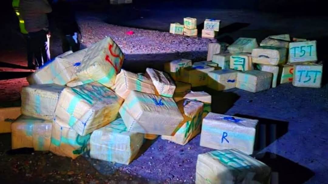 إحباط عملية تهريب دولية ضخمة واحتجاز 3 أطنان من “الشيرا” قبالة سواحل تاكورانت فجراً!