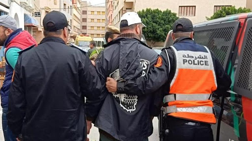 توقيف فرنسي من أصل مغربي بطنجة متورط في شبكة دولية للابتزاز وتبييض الأموال