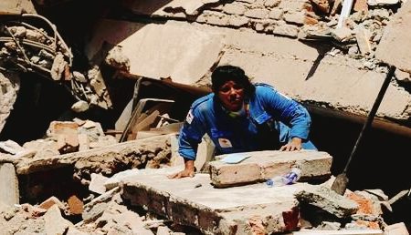 كولومبيا … 239 شخصا لا يزالون تحت الأنقاض وارتفاع حصيلة الضحايا