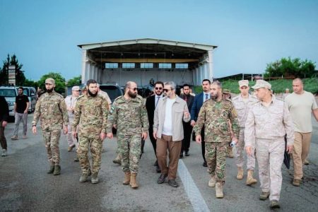 الشيباني يلتقي مسؤولين روس عقب جولة في مطار اللاذقية الدولي