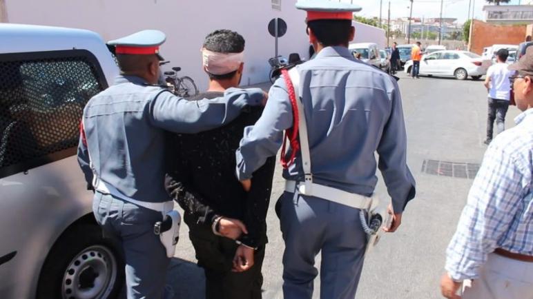 طعنة منجل تهز سوق بولعوان.. مختل عقلي يهاجم رئيس جماعة سابق أمام ذهول المتسوقين