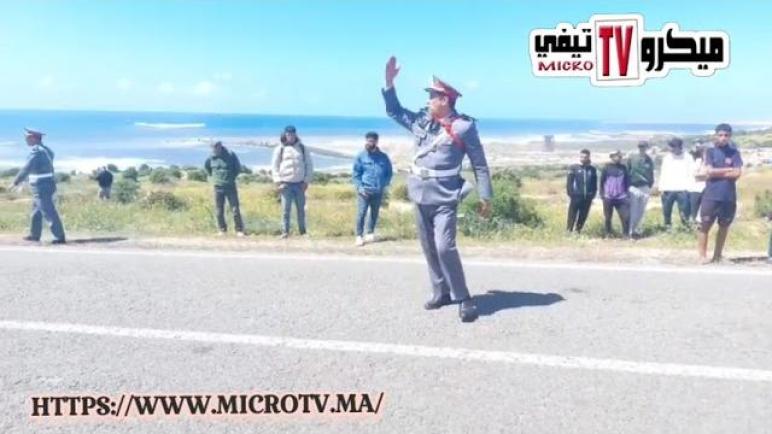 لحظة انقلاب حافلة قرب الجرف الأصفر.. مشاهد صادمة وإصابات خطيرة!