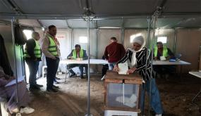 الفلسطينيون يدلون بأصواتهم في أول انتخابات بلدية منذ حرب غزة