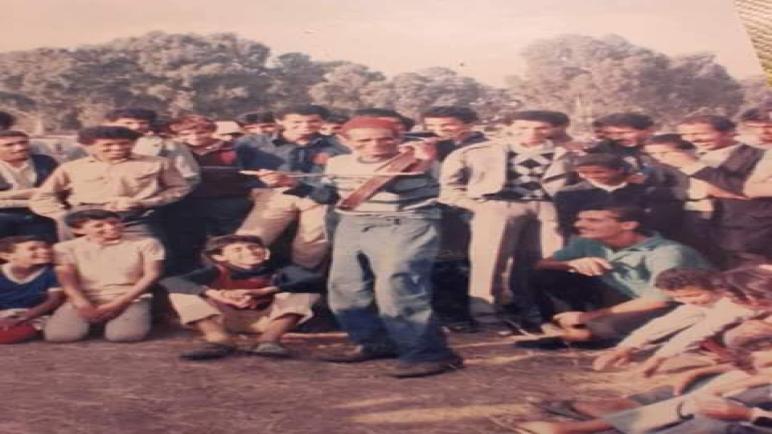 خليفة.. فنان الحلقة الذي رسم البسمة في الأسواق الشعبية