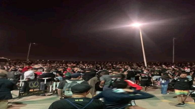 فوضى تنظيمية تحرم جماهير الجيش الملكي من دخول الملعب في القاهرة
