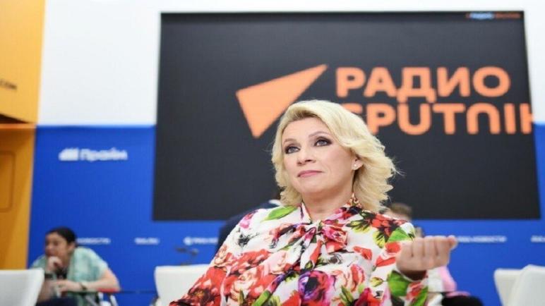زاخاروفا ترد بسخرية على تصريحات زيلينسكي بشأن بوتين