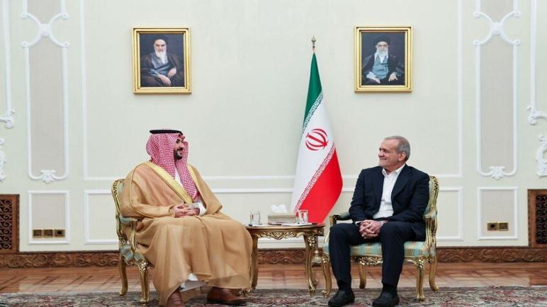 مسعود بزشكيان لوزير الدفاع السعودي: نعتبركم أخوة لنا وجاهزون بالكامل لتوسيع علاقاتنا مع الرياض
