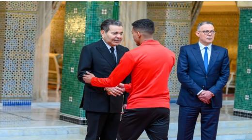 بتعليمات سامية من جلالة الملك، صاحب السمو الملكي الأمير مولاي رشيد يستقبل أعضاء المنتخب الوطني لكرة القدم الذي بلغ المباراة النهائية لكأس أمم إفريقيا المغرب- 2025
