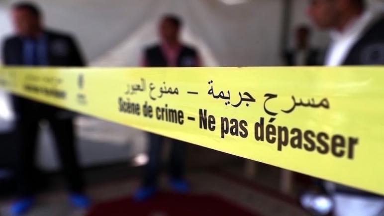قتل والدته بطعنة في القلب وحاول الفرار رفقة طفلته
