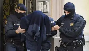 الشرطة الإسبانية توقف مجرماً ظل هارباً 20 سنة أثناء محاولته السفر إلى المغرب