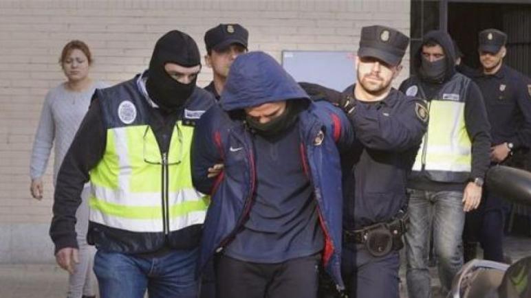 بعد سبع سنوات من الفرار إلى إيطاليا.. تسليم مغربي متهم بجريمة بشعة ضد شريكته بالعرائش 