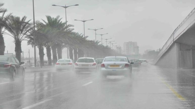 أمطار رعدية وتساقطات ثلجية متوقعة بعدد من مناطق المغرب اليوم الأحد
